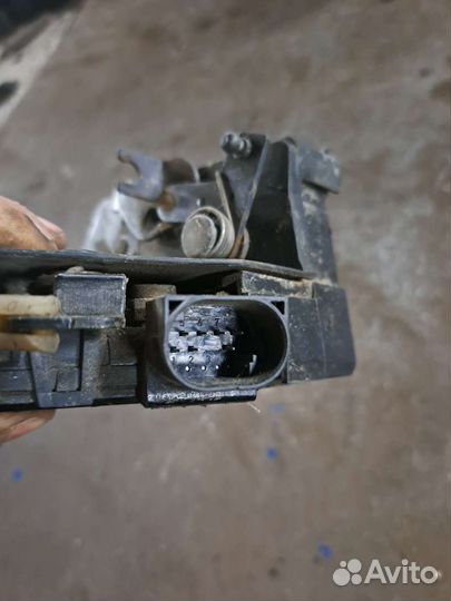 Замок двери задний левый BMW E53