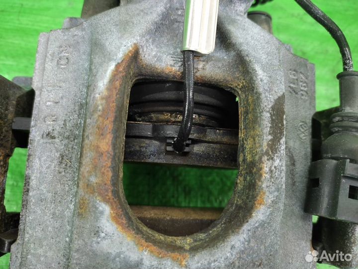 Суппорт зад прав 2.5 TDI Volkswagen Touareg 02-10