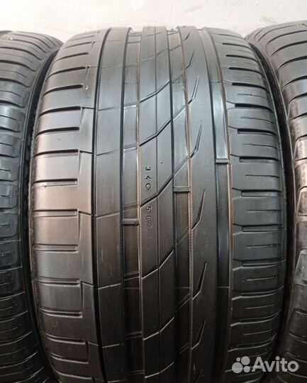 Nokian Tyres Hakka Black SUV 295/30 R22 100Z