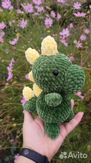 Вязаная игрушка ручной работы Дракон динозавр
