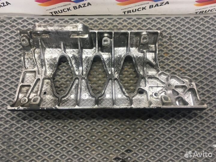 Кронштейн топливного фильтра Scania 5-series