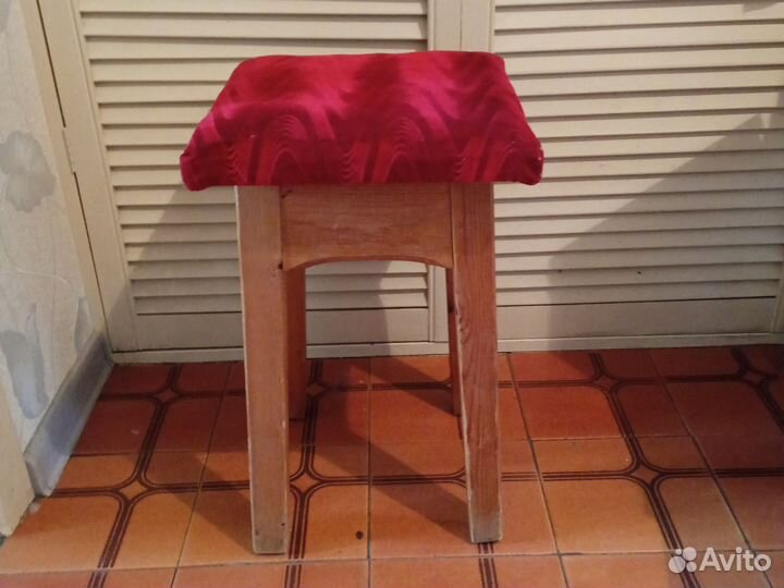 Табурет, дерево