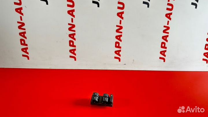 Блок управления стеклоподъемниками передний левый