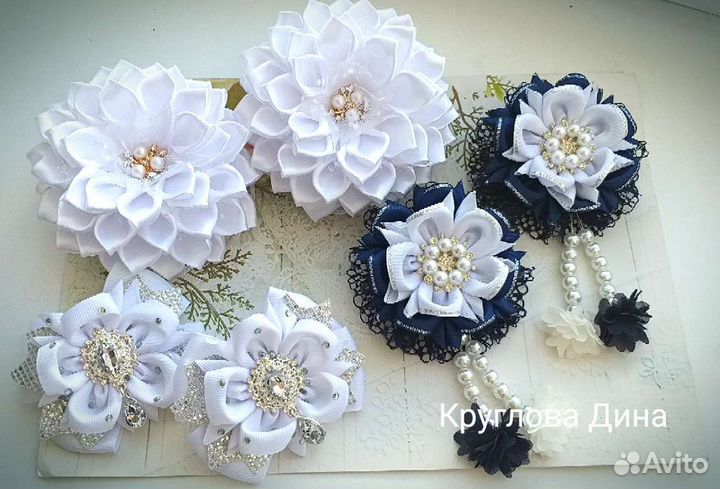 Красивый набор бантиков к школе