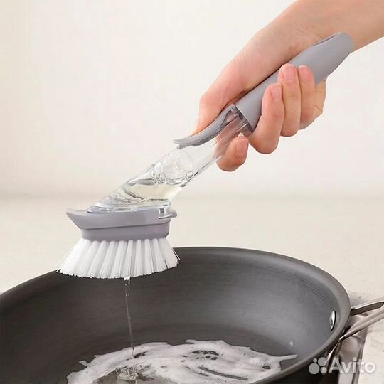Щетка для мытья посуды с дозатором для моющего сре