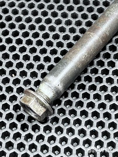 Передняя ось Honda CR 125R 1995-1996