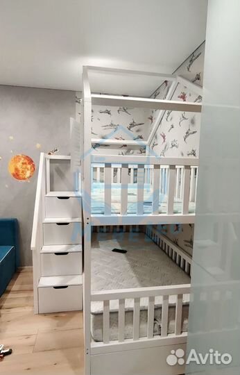 Двухъярусная кровать