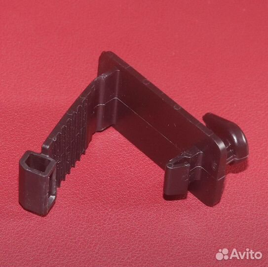 Крючок,клипса,фиксатор для коврика оригинал