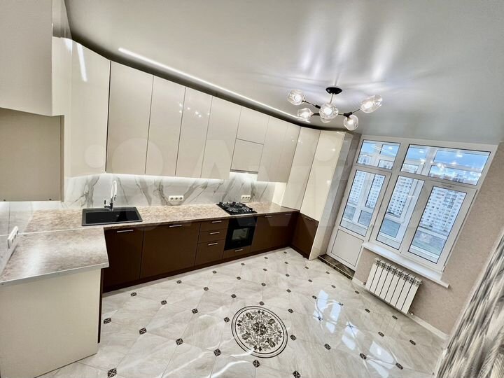 2-к. квартира, 65 м², 12/13 эт.