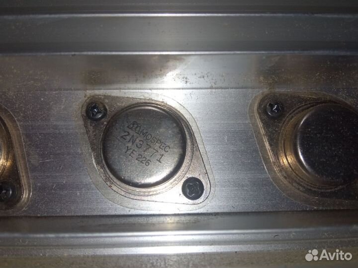 Транзисторы мощные с радиатором. 2N3771