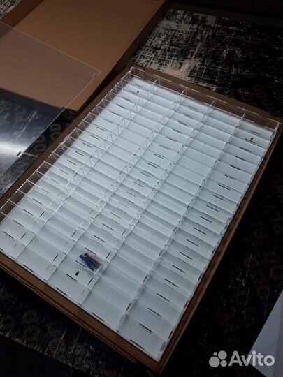 Полка для моделек 1:64 акрил с защитным стеклом