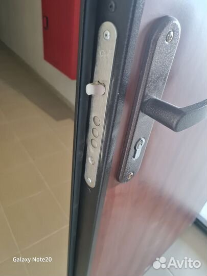 Дверь входная металлическая