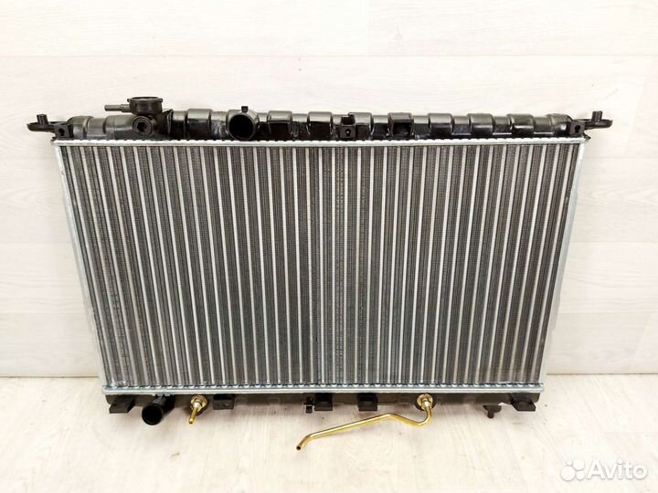 Радиатор охлаждения Hyundai Sonata 2001-2012