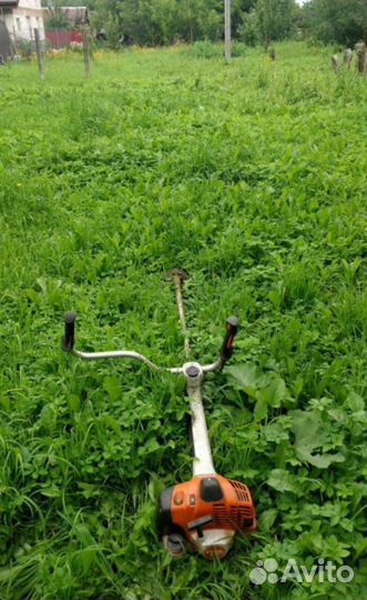Покос травы триммером