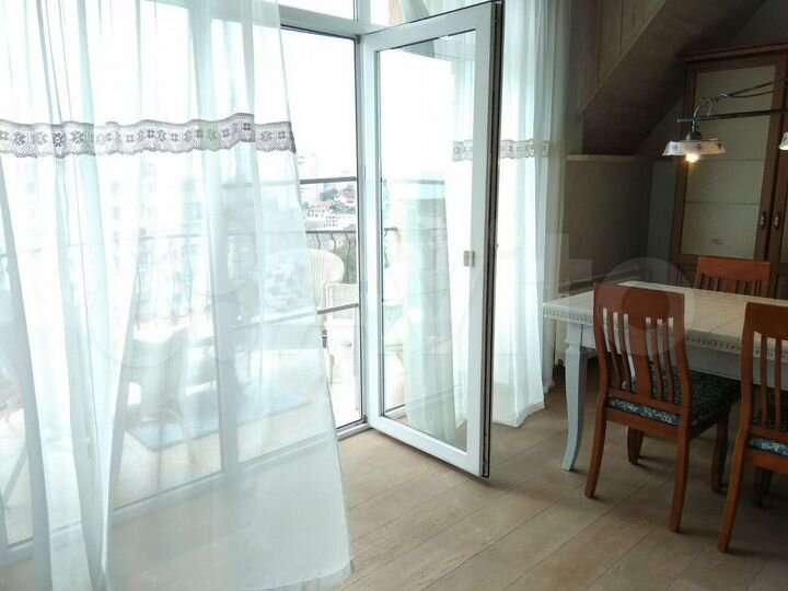 3-к. квартира, 140 м², 4/4 эт.