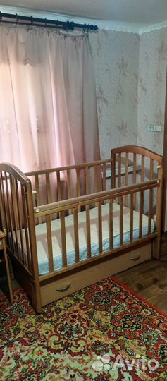 Детская кроватка маятник