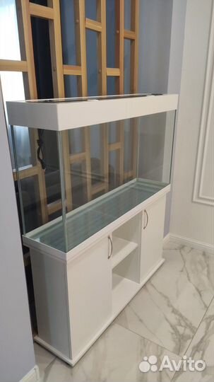 Аквариум 200 с тумбой и освещением