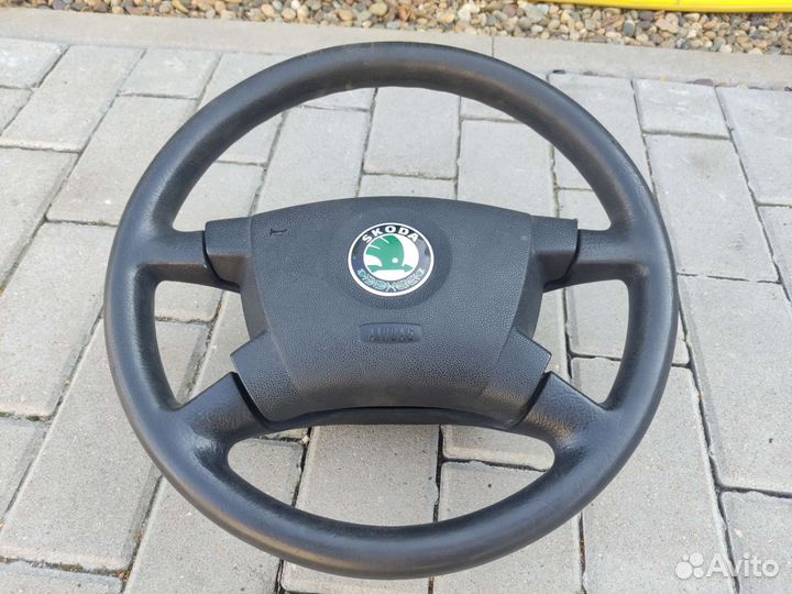 Подушка безопасности в руль Шкода Фабия 1