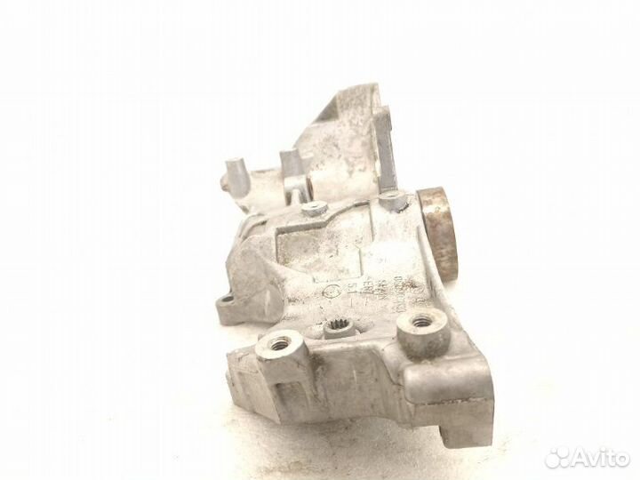 Кронштейн генератора Audi A4 B7 1.8 BFB 2008