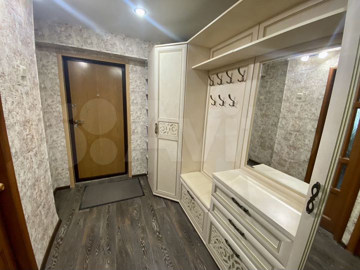 2-к. квартира, 57 м², 1/2 эт.