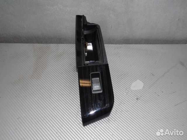 Кнопка стеклоподьемника задняя левая Лексус лс