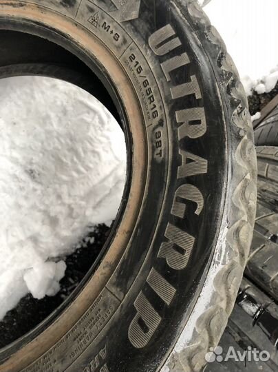 Goodyear Ultragrip Ice Arctic 215/65 R16 98T