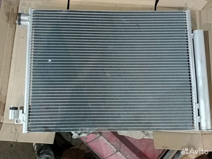 Радиатор кондиционера Рено Дастер