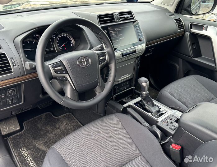 Toyota Land Cruiser Prado 2.8 AT, 2022, 60 км