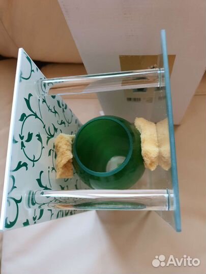 Ваза изумрудная, декоративная, оригинальная