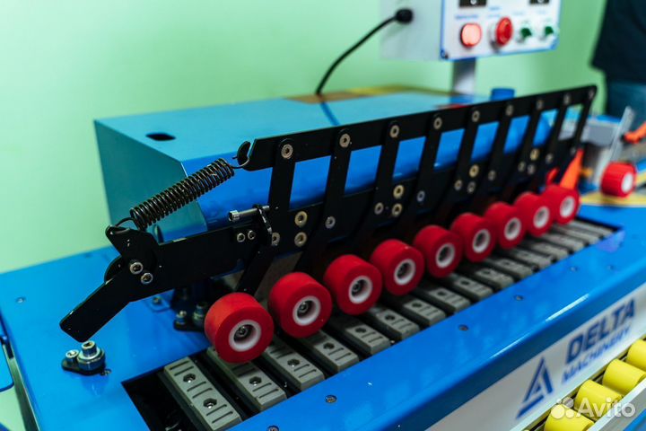 Кромкооблицовочный станок deltamachinery DM-114