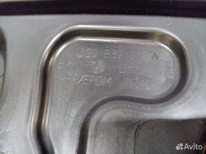 Б/У Накладка двери внутренняя задняя правая#001