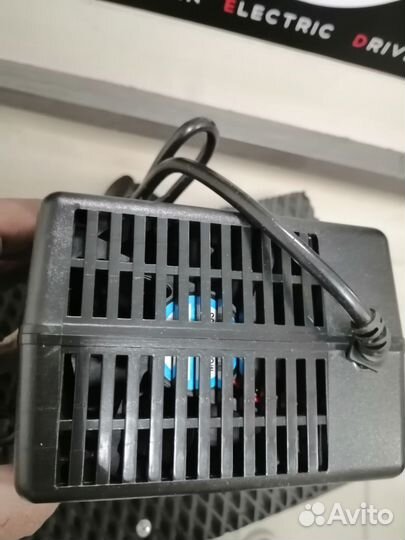 Зарядное устройство 60V (67,2V) 8А