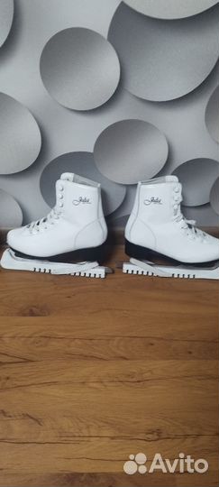 Продам фигурные коньки