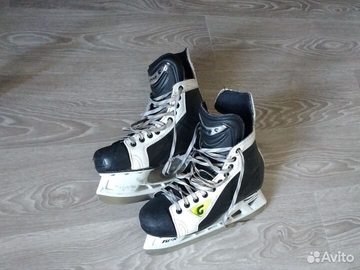 Коньки хоккейные