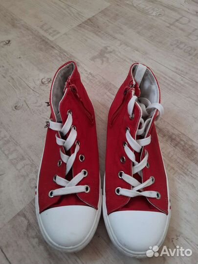 Кроссовки детские