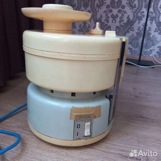 Соковыжималка электрическая Осень