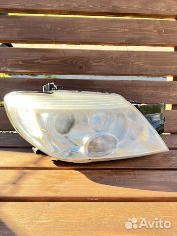 Фара правая на mitsubishi outlander I