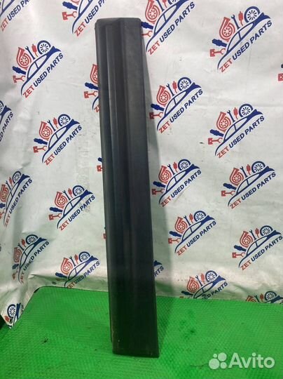 Молдинг двери передний правый Land Rover Range