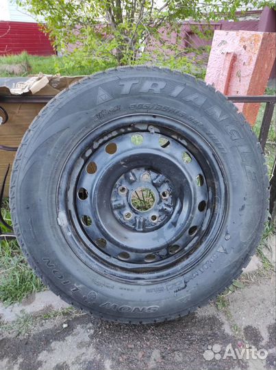 Зимние шины 205/65 r15 на дисках