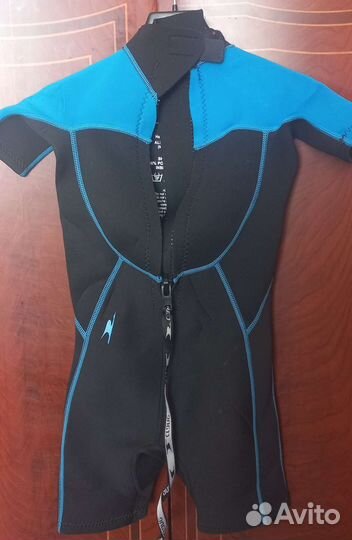Гидрокостюм на ребёнка 6-8. Лет