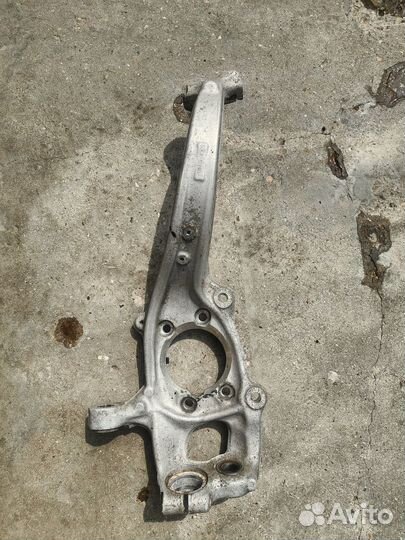 Кулак поворотный передний правый audi A4