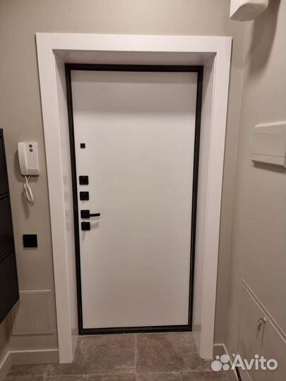 Дверь входная металлическая новая