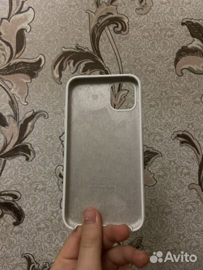 Чехол на iPhone 11 белый цвет