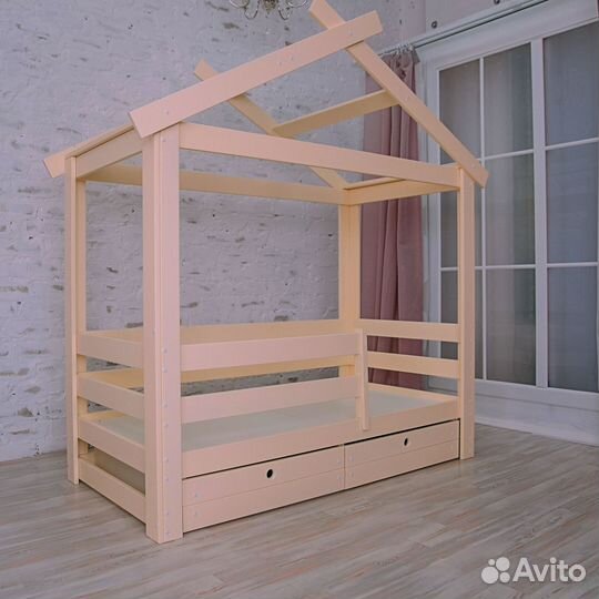 Детская кровать домиком