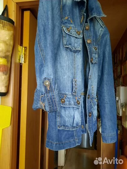 Джинсовая куртка(Франция) 44-46 размер