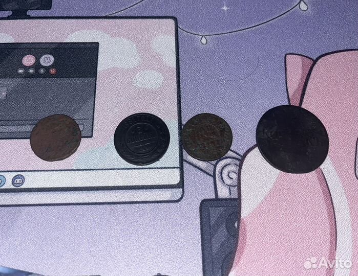 Коллекция монет и купюр