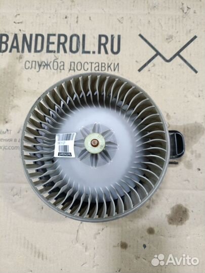 Моторчик печки Toyota Noah ZRR70G