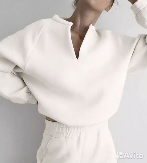 Свитшот белый на флисе