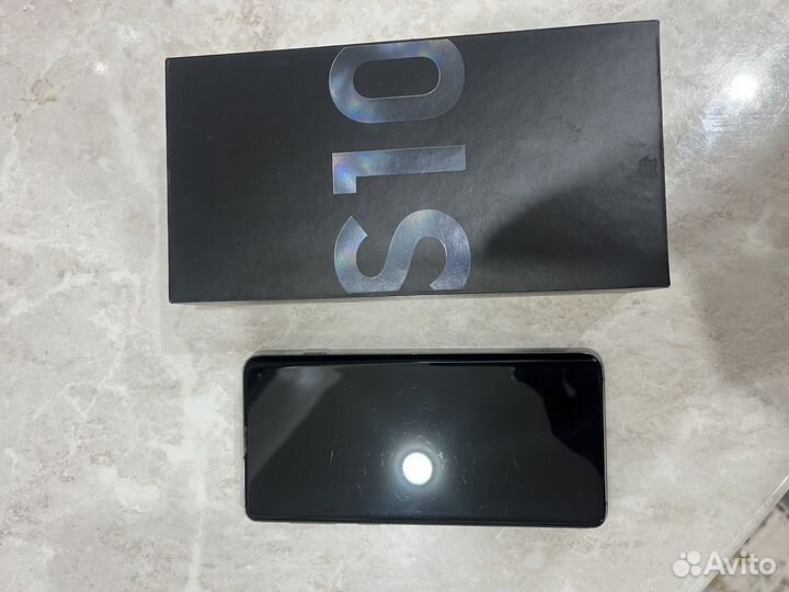 Samsung Galaxy S10, 8/128 ГБ