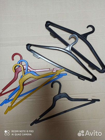 Плечики, вешалки для одежды
